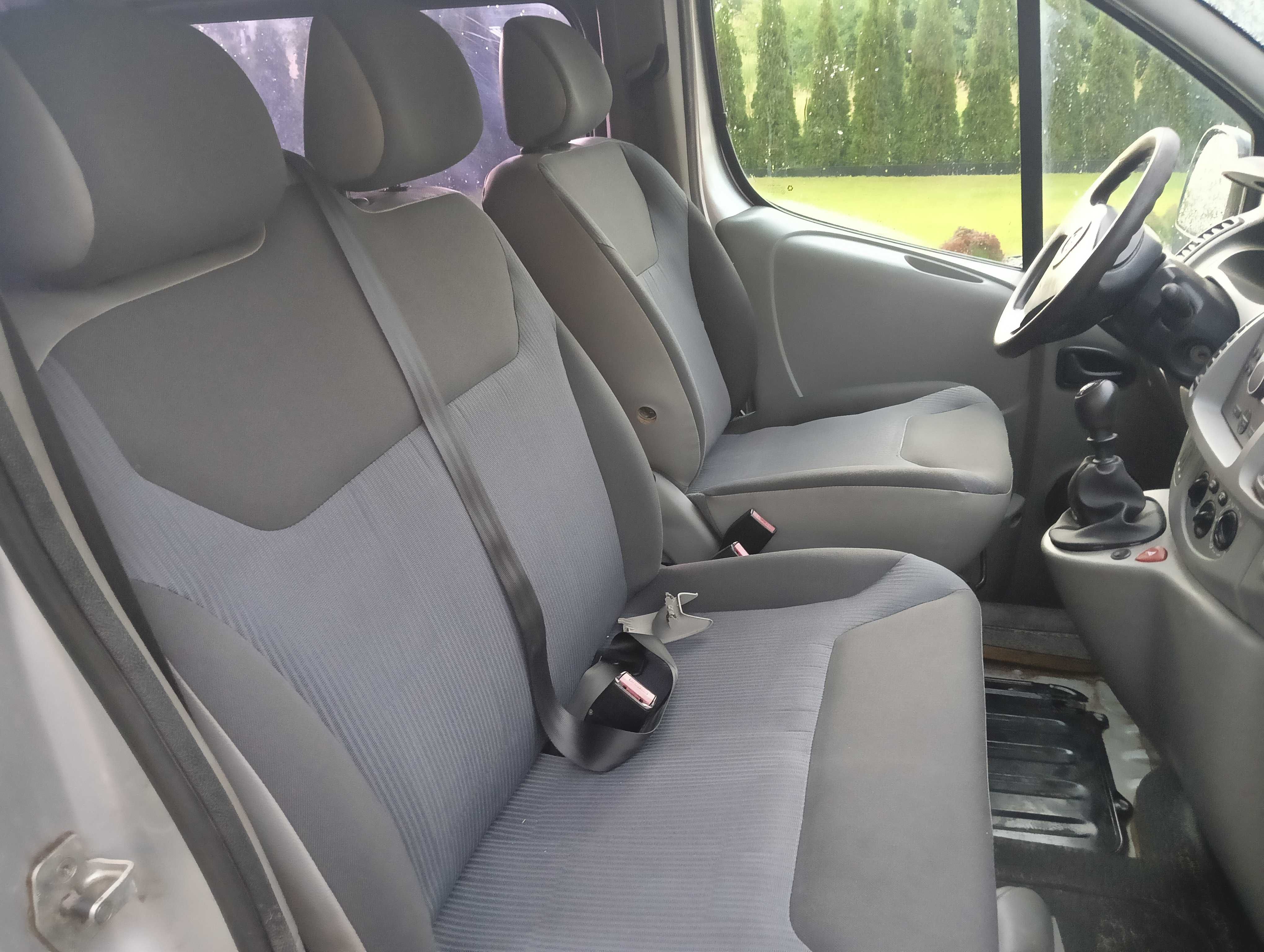 opel vivaro 2.0 CDTi brygadówka bdb stan lift 2008 6 osób