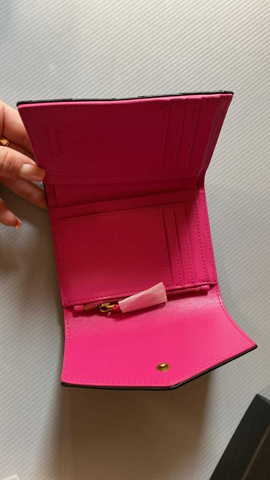 Portfel Pinko Compact Wallet czarny z różowym środkiem