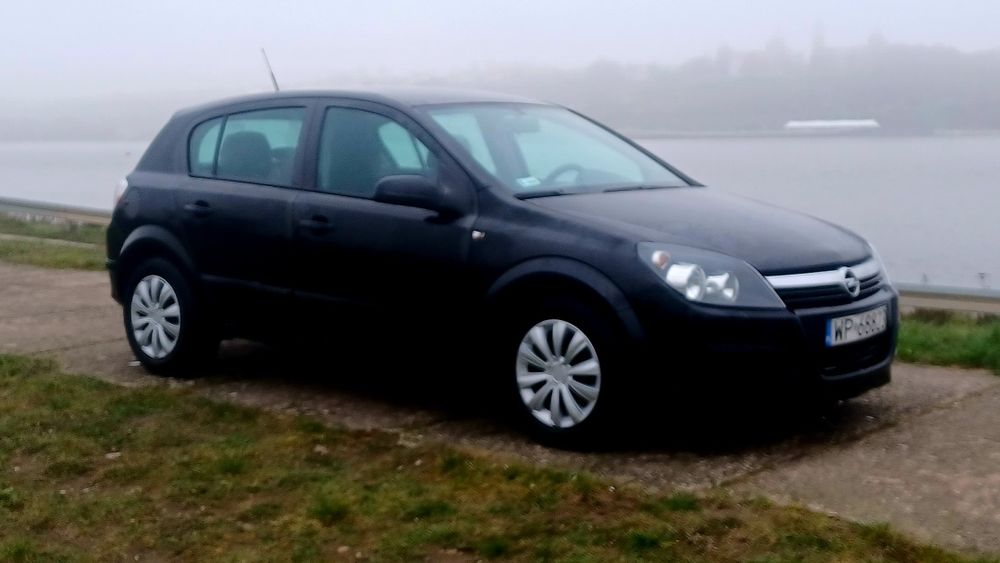 Opel Astra h 1.6 benzyna, klima , czujniki cofania