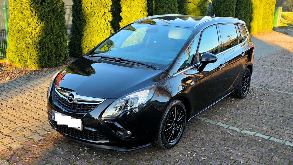 Opel Zafira C  1,4 turbo  LPG  7-osobowy  Cosmo