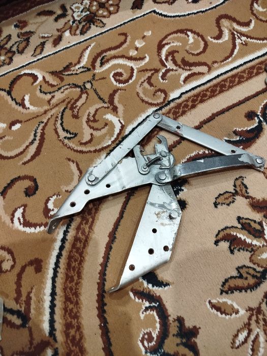 Продам крепления для дивана