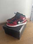 Air Jordan 1 MID