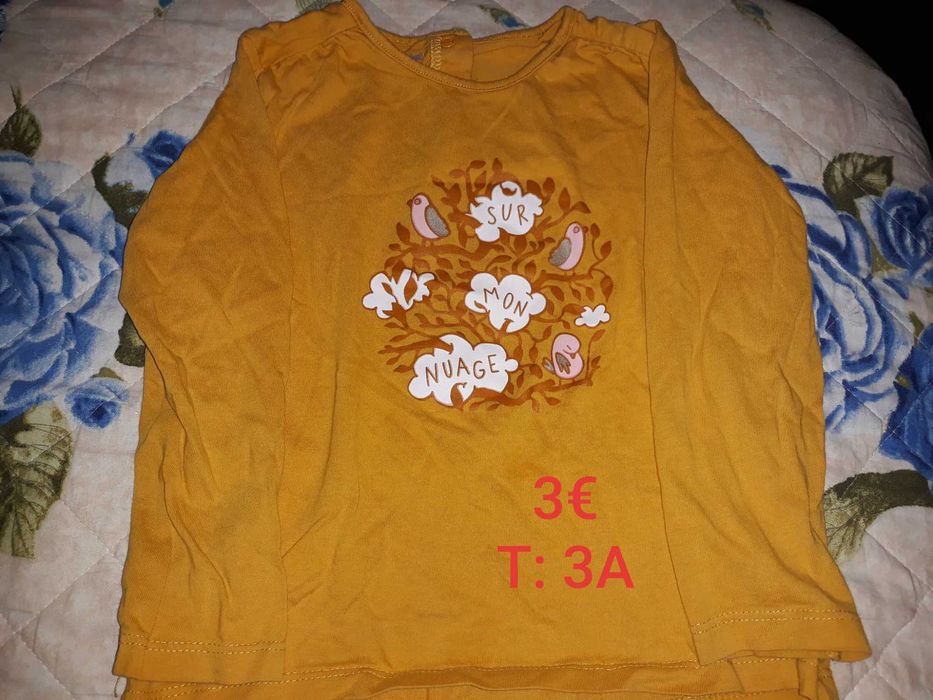 Roupa de menina, tamanho 3 a 4 anos.
