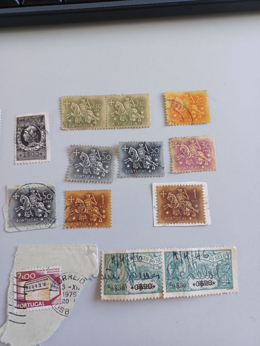 Lote de mais de 200 selos varios paises