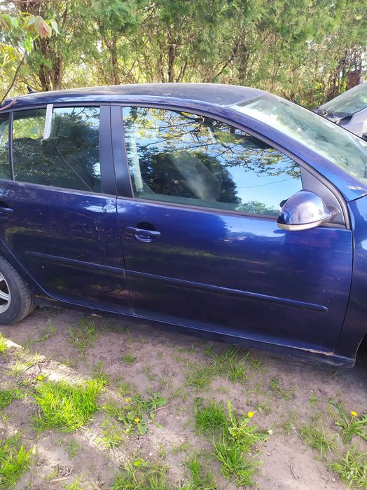 VW Golf V drzwi prawe kompletne P T