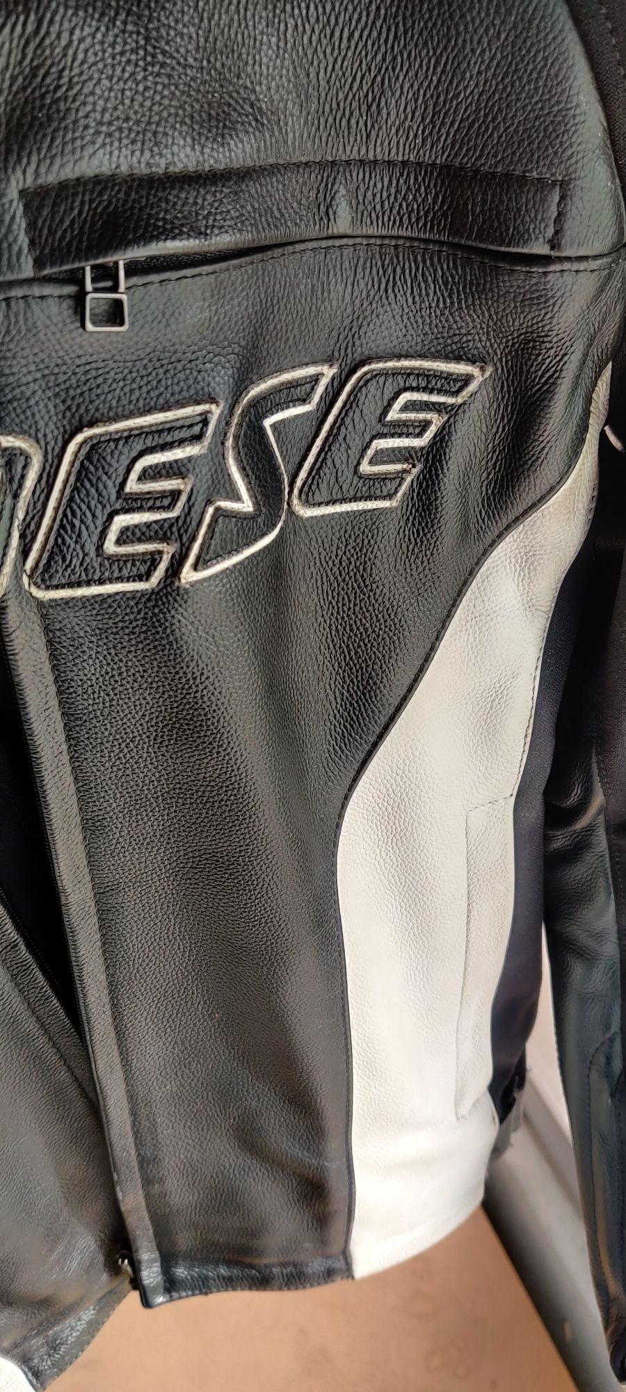 Casaco de cabedal Dainese tamanho 48