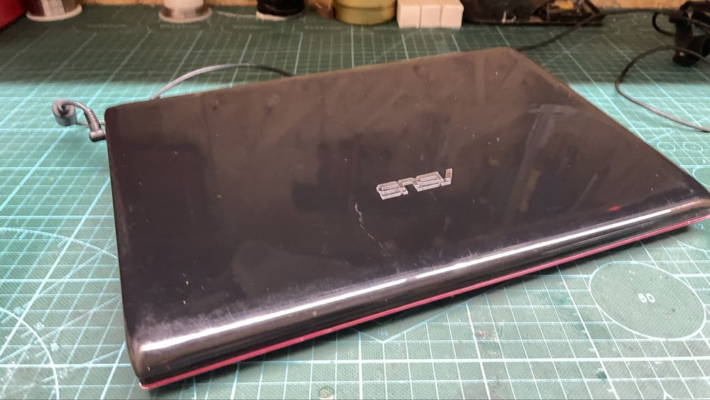 Продам два ноутбуки ASUS та iPad mini одним лотом