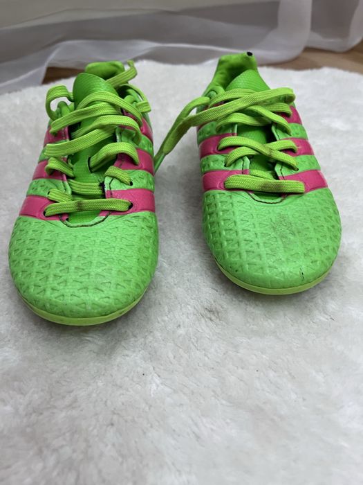 Buty do piłki nożnej chłopięce 30