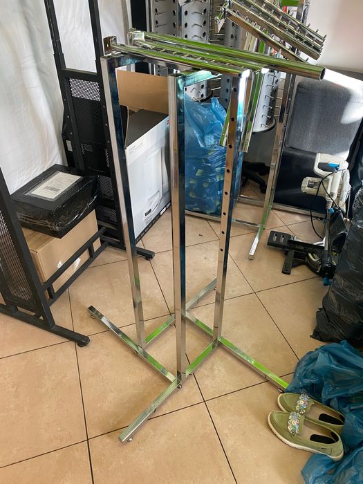 Wyposażenie sklepu odzieżowego