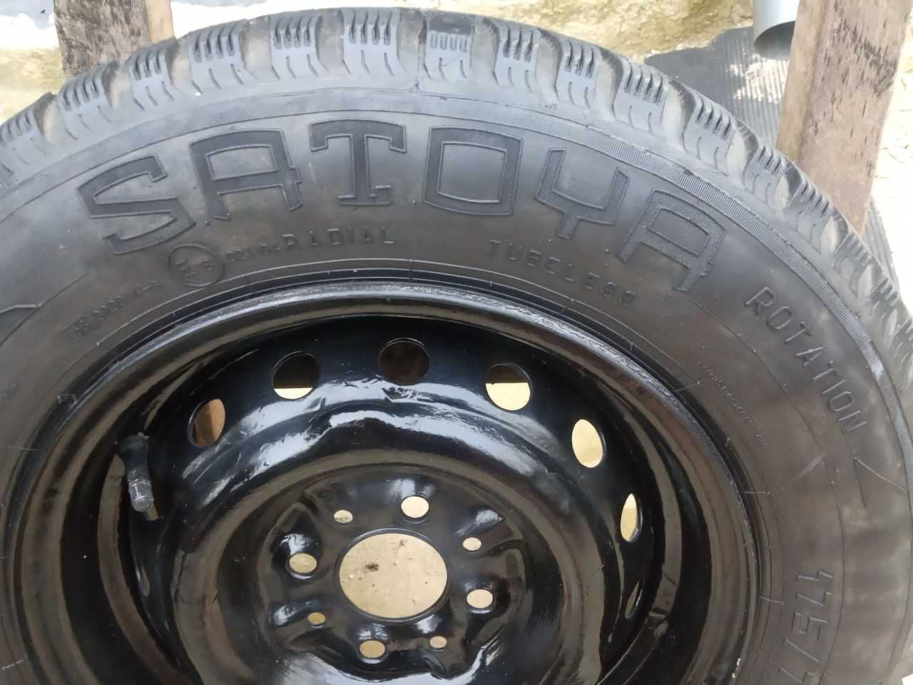 Продам колесо в сборе 175/70 R13 82T