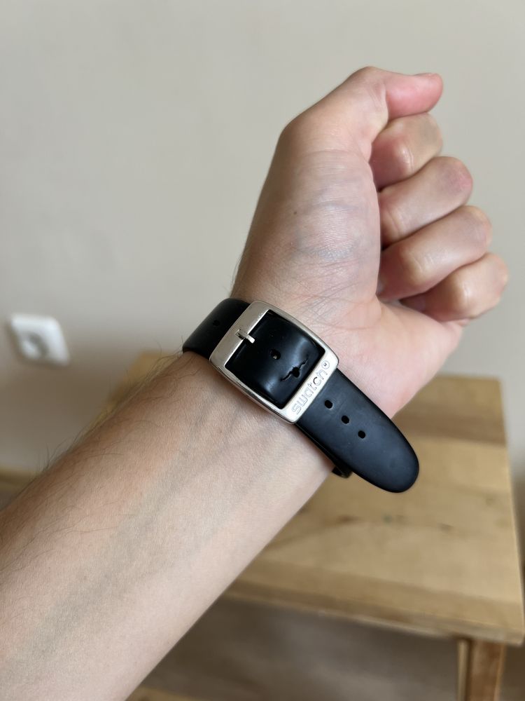 Часы швейцарские Swatch