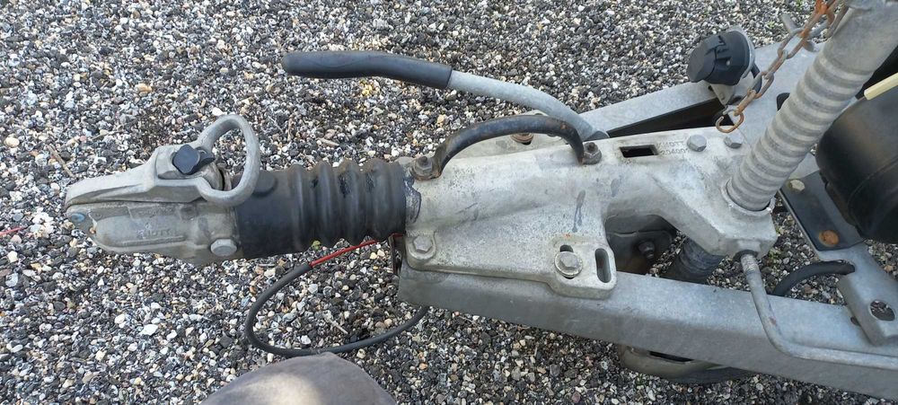 Reboque atrelado Infor Williams 3500kg