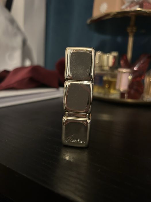 Szminka, balsam do ust Guerlain kisskiss bee glow