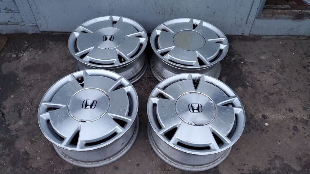 142*Продам оригінал диски Honda R15 5x114.3 Civic Legend та інші