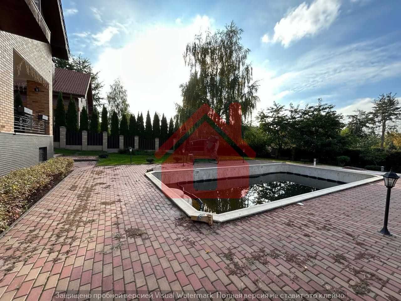Будинок в Лісниках з басейном!