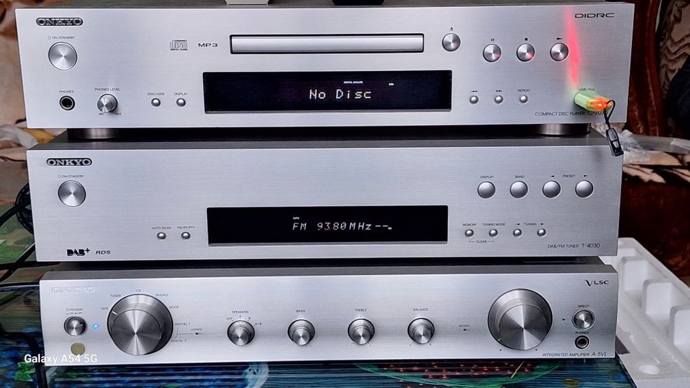 Wieża Onkyo Skladak