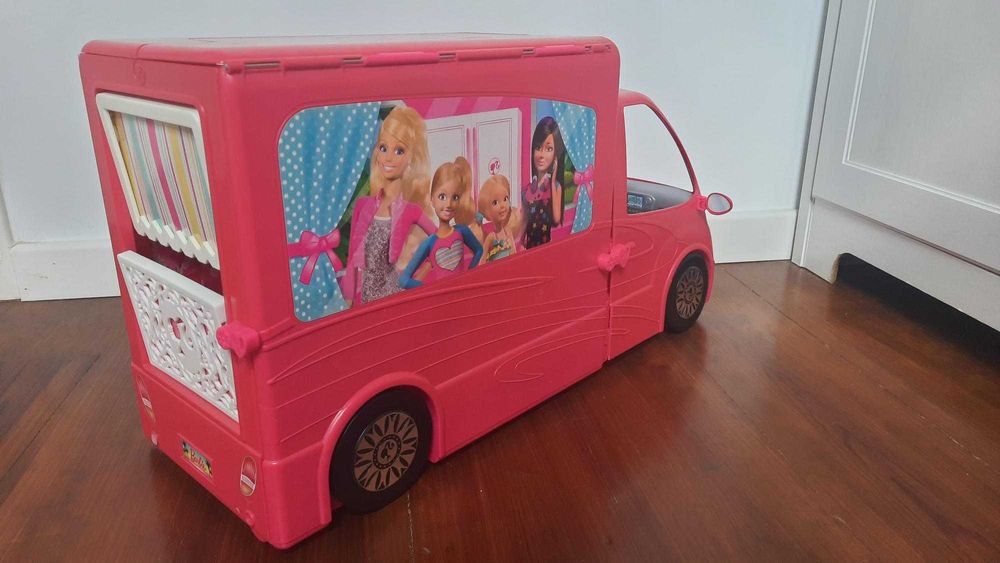 Barbie Autocaravana para acampar