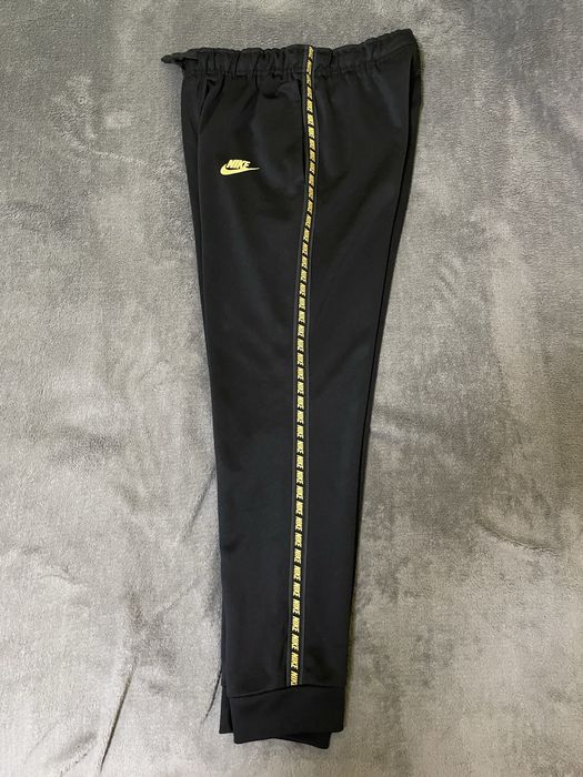 Штани найк на лампасах