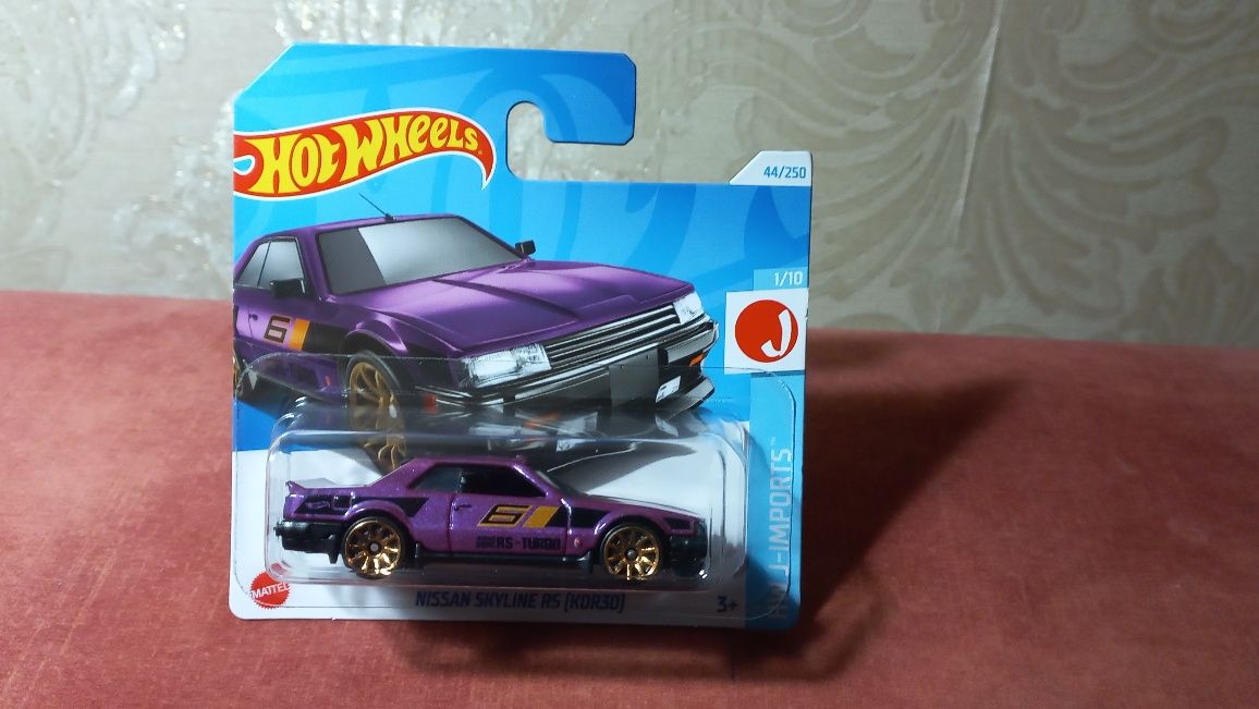 Hot Wheels машинка Nissan Skyline RS (KDR30)