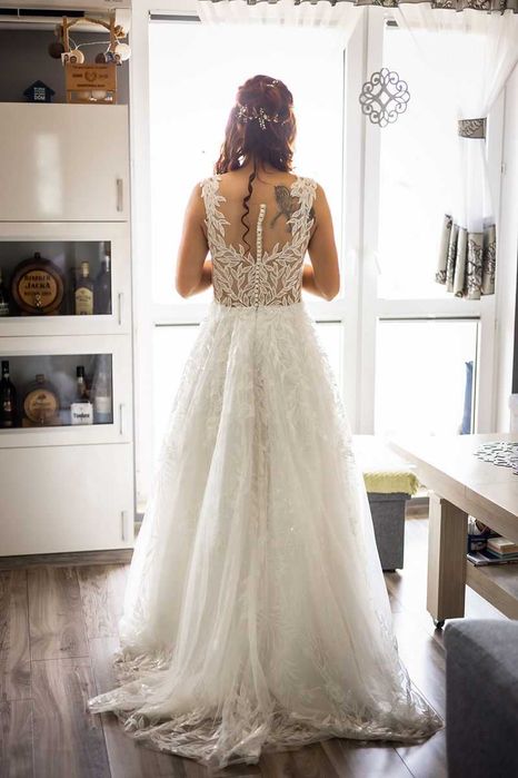 Suknia ślubna lit. A, rozm 38