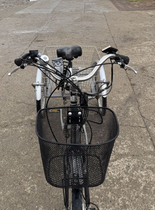 Rower trójkołowy z napędem