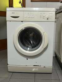 Maquina de lavar roupa para peças ou para usar esta a funcionar