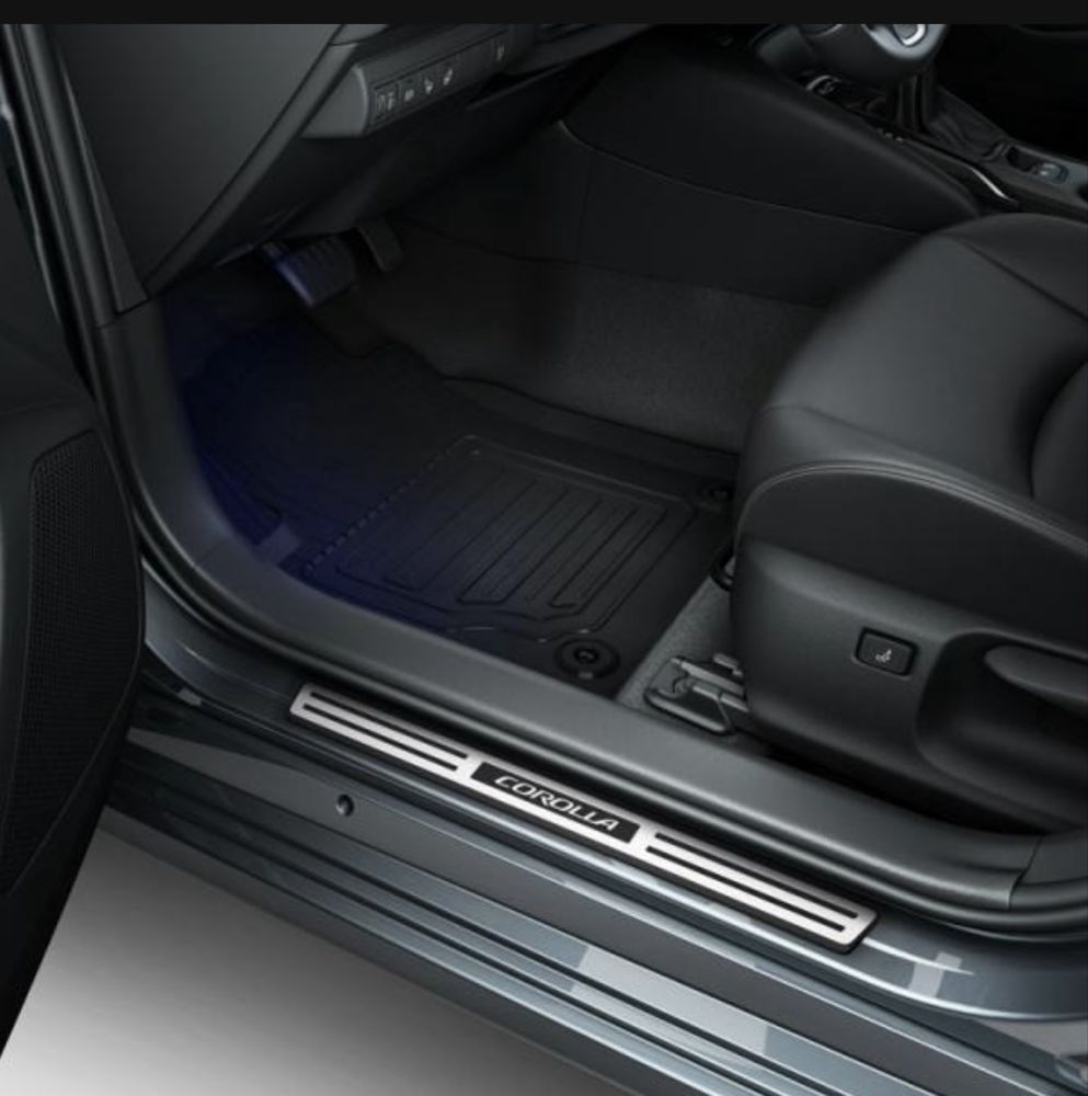 Dywaniki gumowe Toyota Corolla Sedan/kombi od 2018r OEM