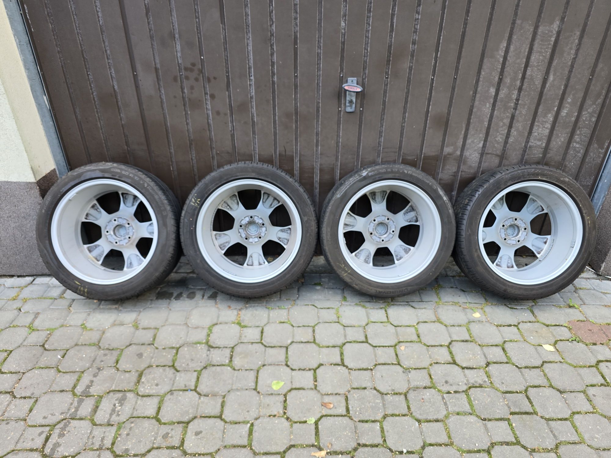 Felgi z oponami 205/50R17 Renault Megane 3 4 5x114,3 Scenic Kangoo III