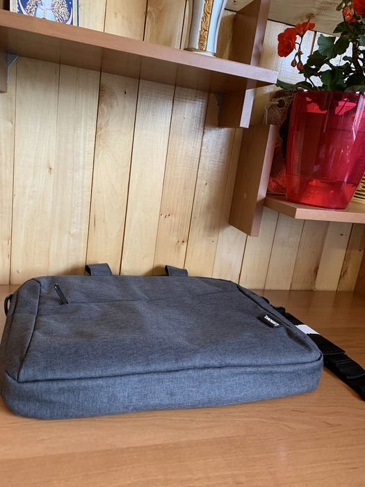 Сумка фірмена”Lenovo”для ноубука на 15.6*розм.40*30*6 см.