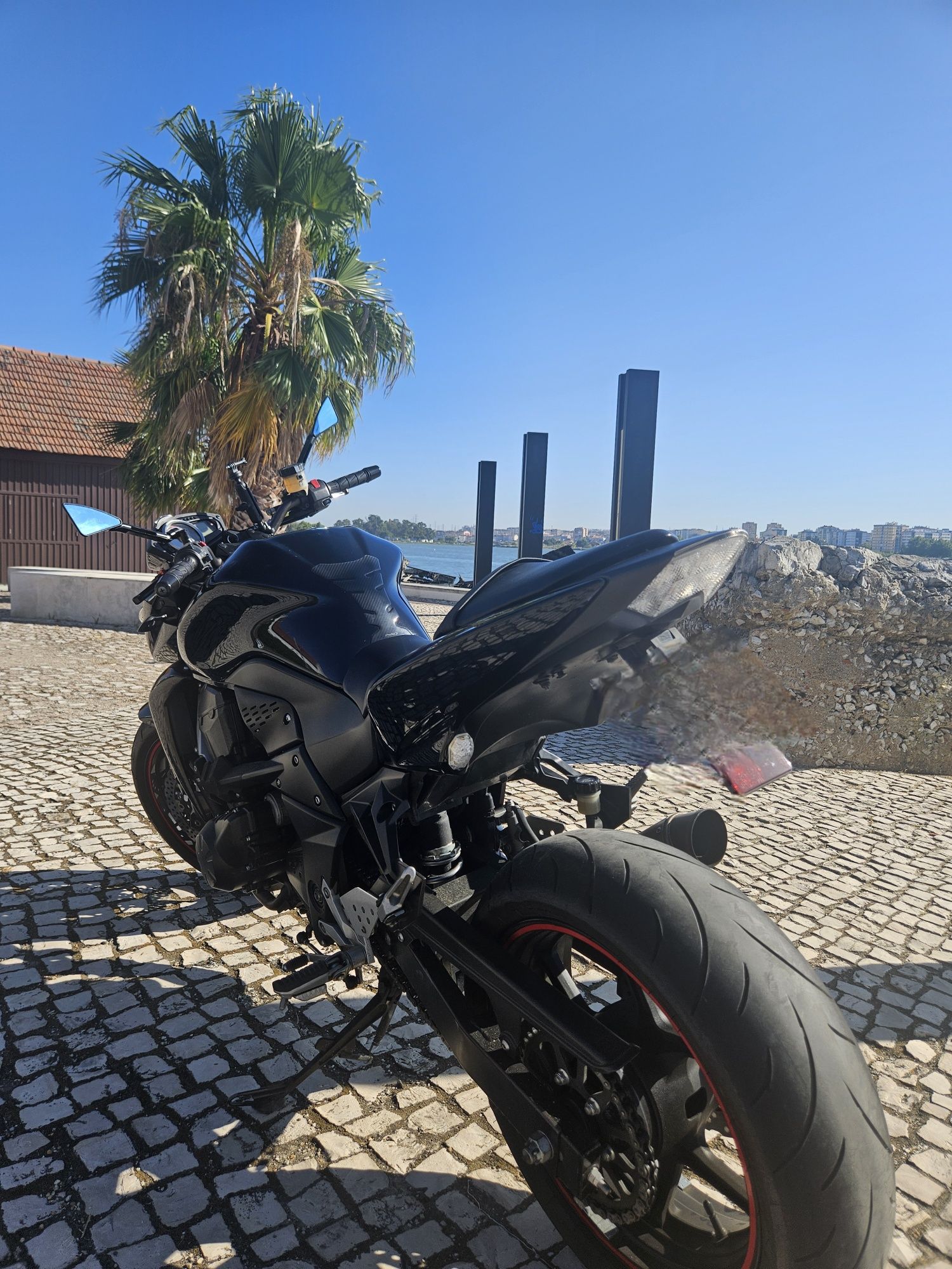 Vendo Kawasaki Z750