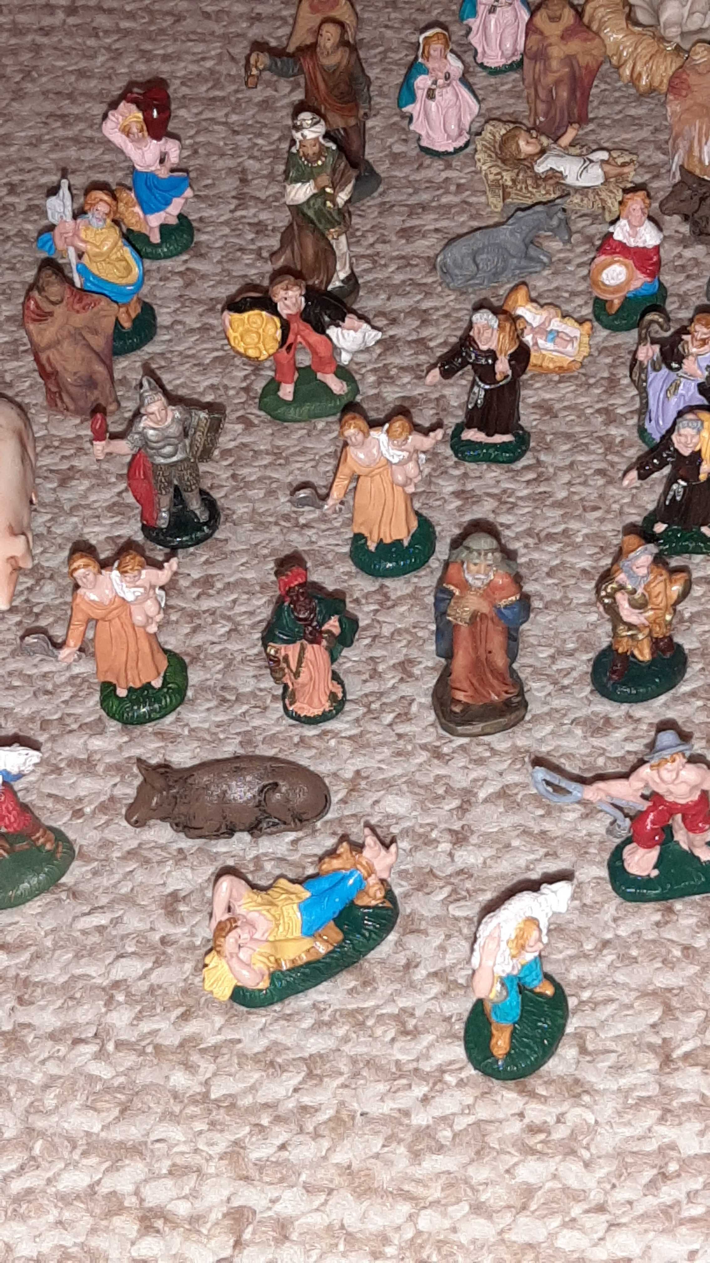 Итальянский вертеп presepio фигурок много.рождение христа