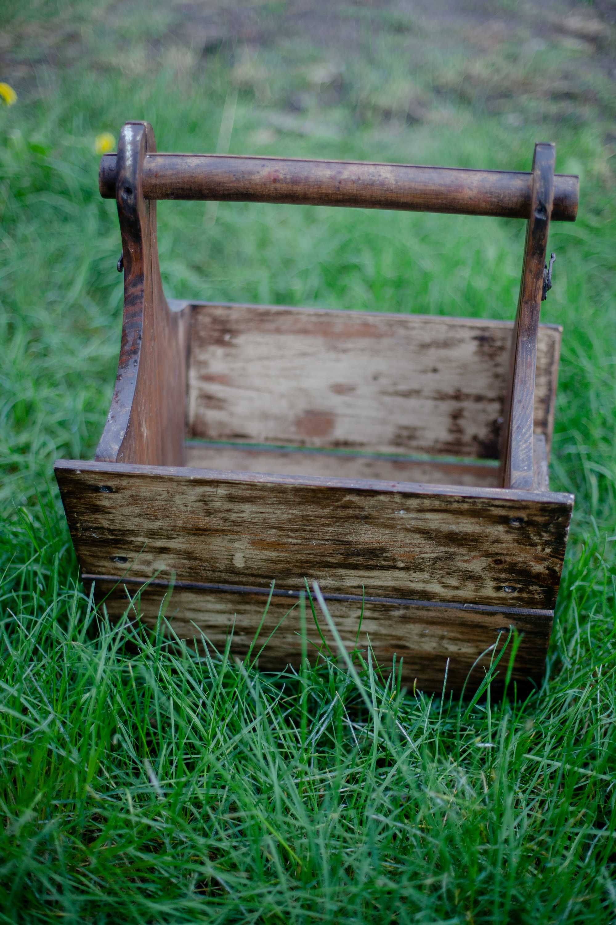 Дерев'яний розкладний стіл-кошик для пікніка