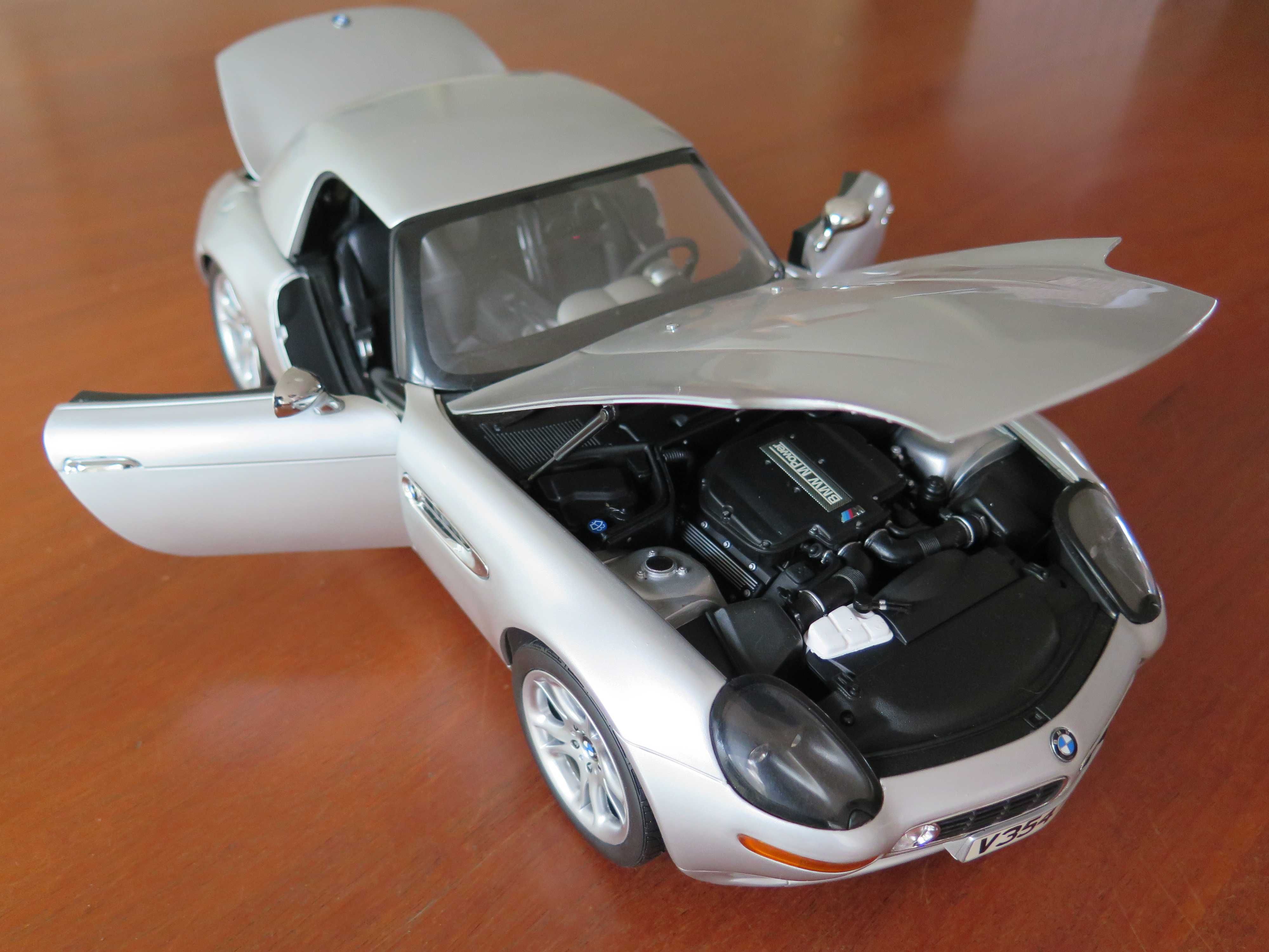 BMW Z8 - J. Bond  OO7, escala 1:12, Kyosho