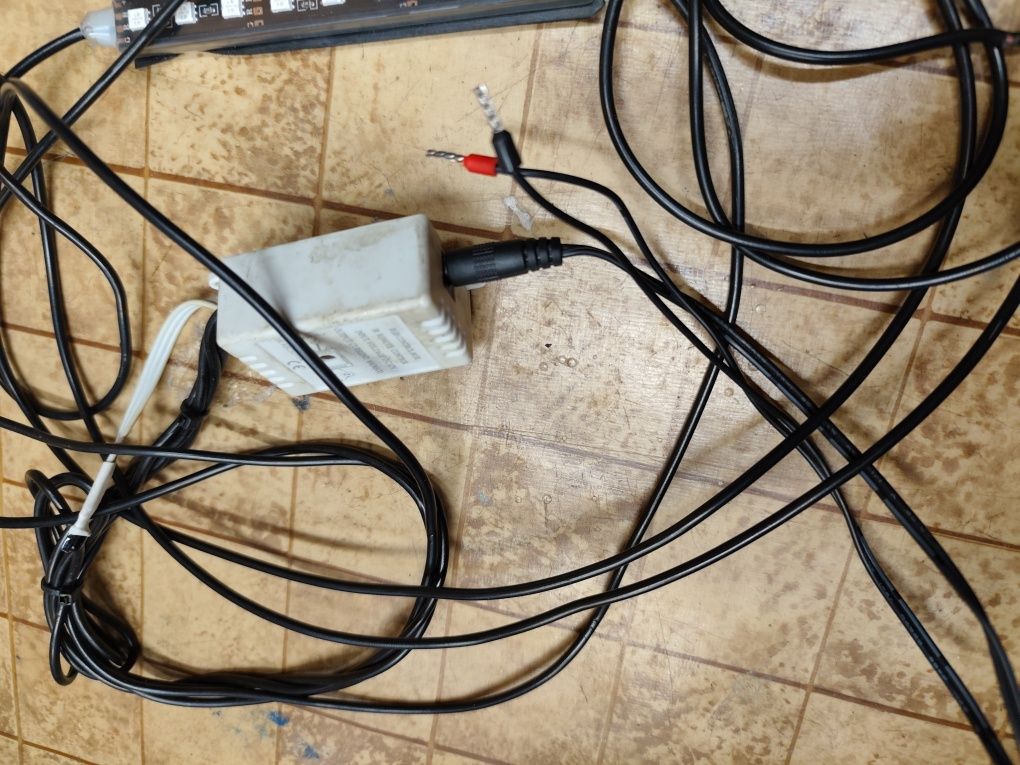 Oświetlenie LED RGB do samochodu sterowane z pilota