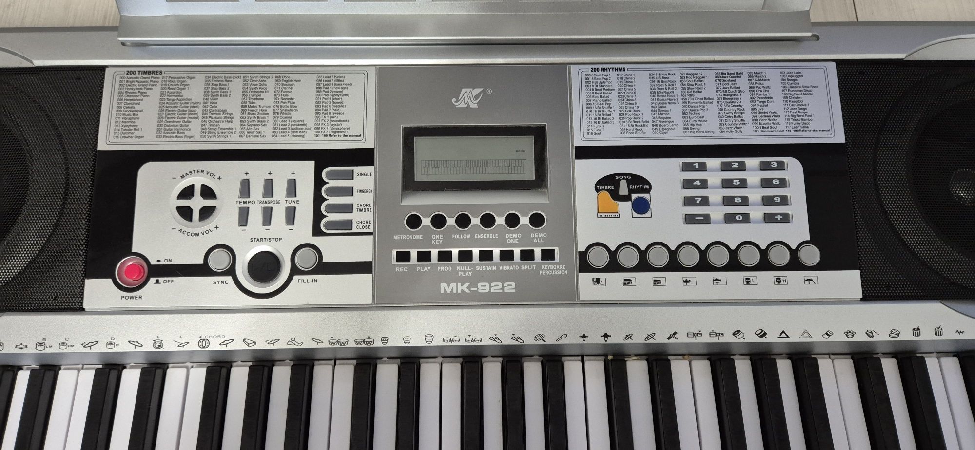 Keyboard MK 922.