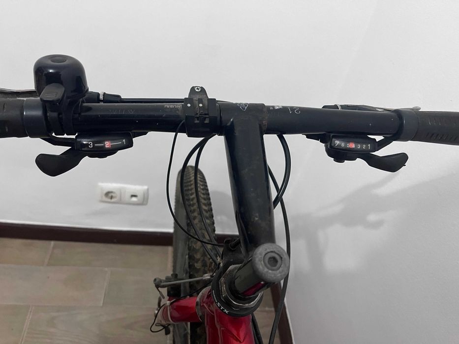 Bicicleta sistema de marcha SHIMANO + minibomba de ar