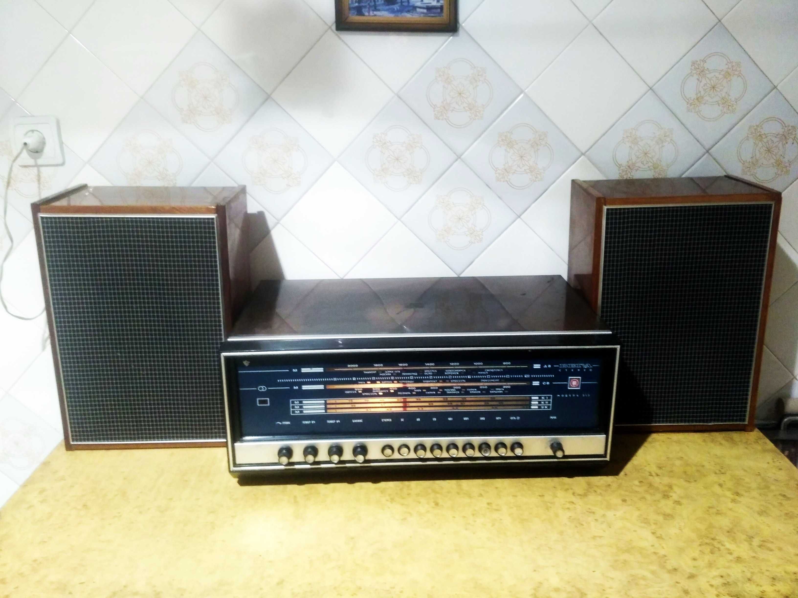 Радиола Вега-312 стерео с акустич .колонками