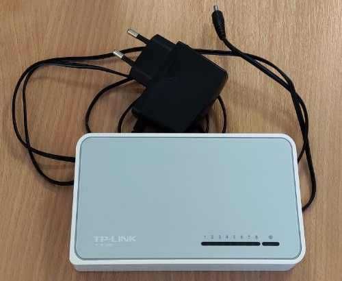 Продам 8-портовый свитч TP-LINK TL-SF1008D