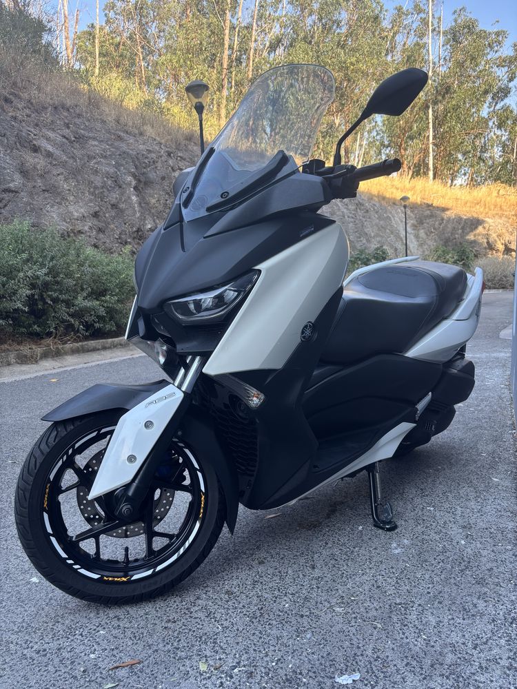 Yamaha XMAX 300