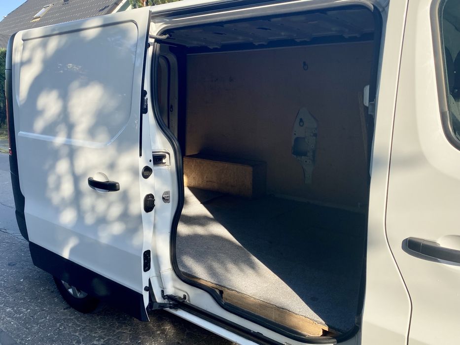 Wypozyczalnia bus/wynajem aut dostawczych blaszak long dostawczak