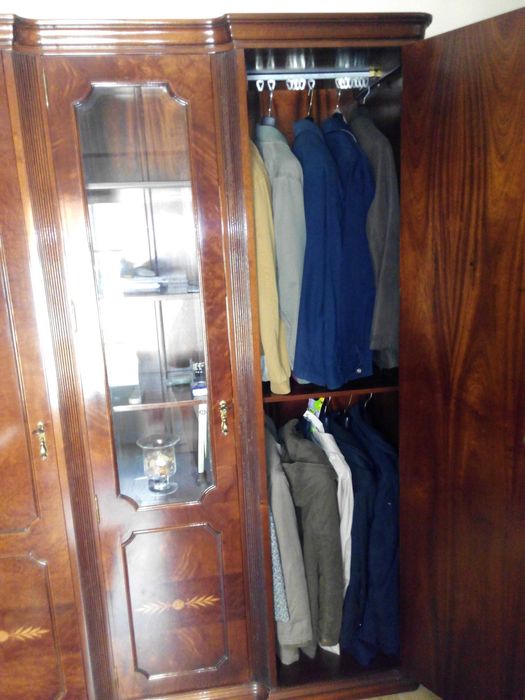 Mobília de Quarto Casal Completa (Roupeiro + Secretária)