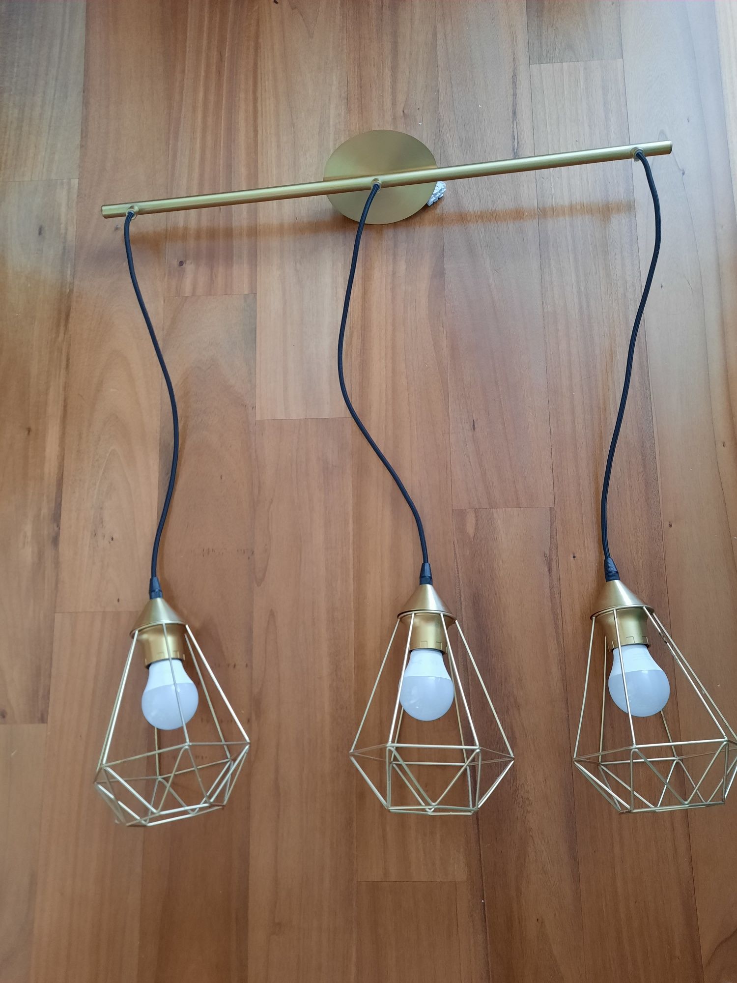 Potrójna złota lampa wisząca BYRON Inspire E27