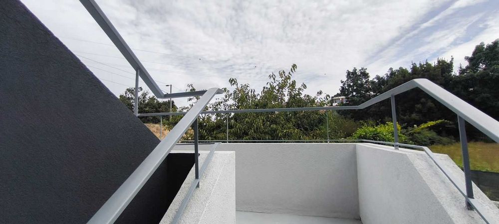 Estúdios mobilados em Pedrouços – Água, luz e internet incluídas