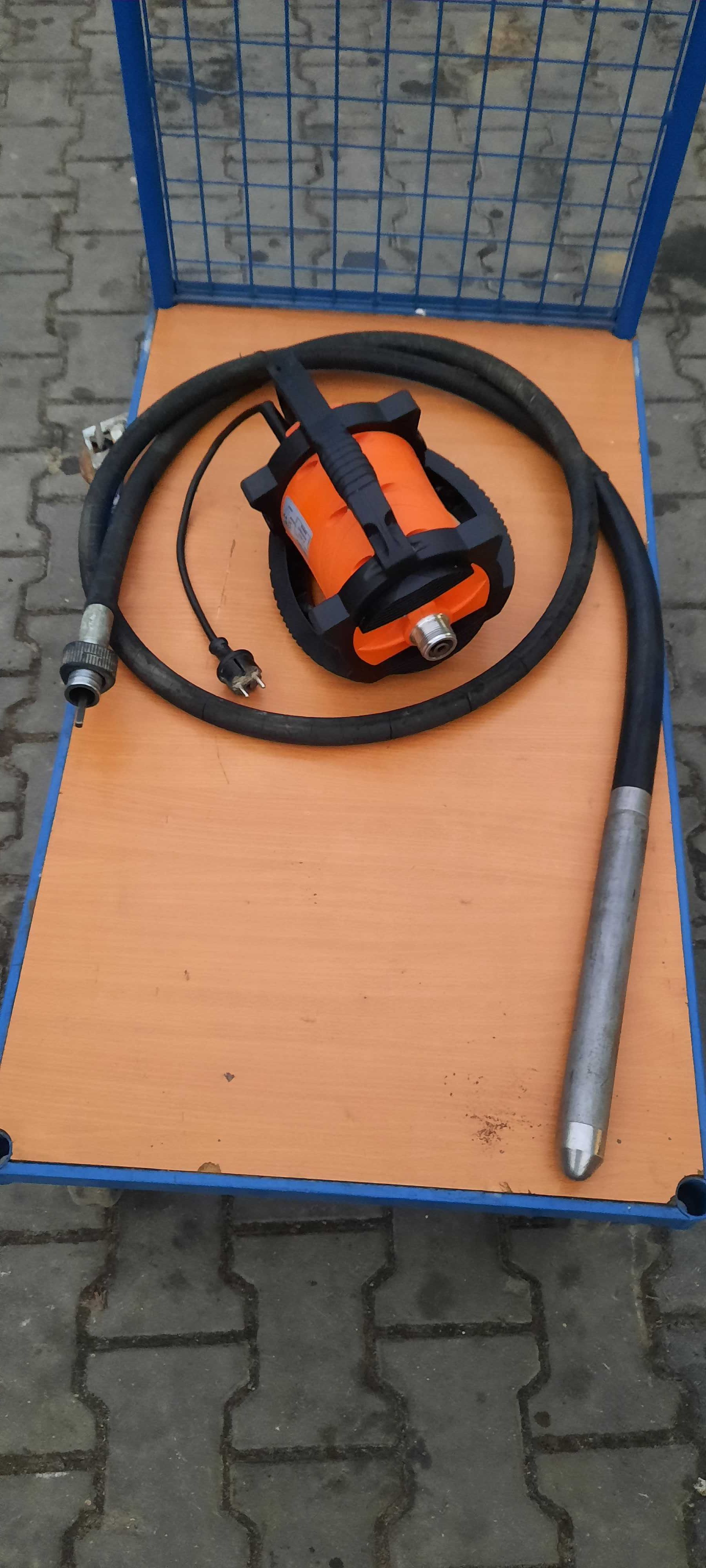 Wibrator, buława do betonu