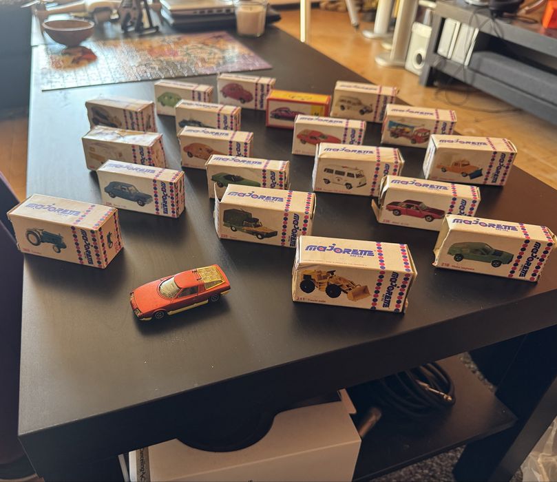 carros miniatura majorette