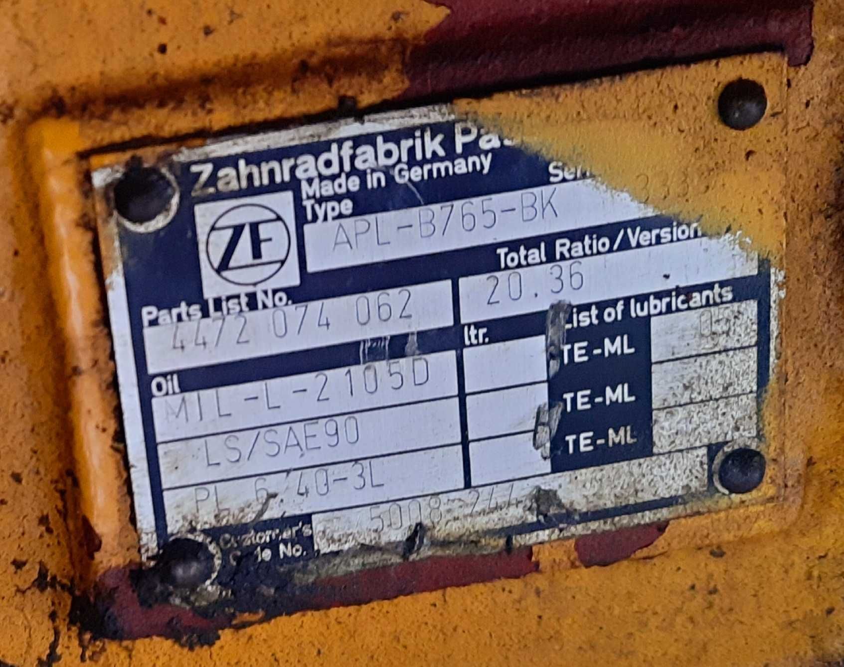 koparka przeładunkowa  Liebherr 902 ramie kabina podnoszona