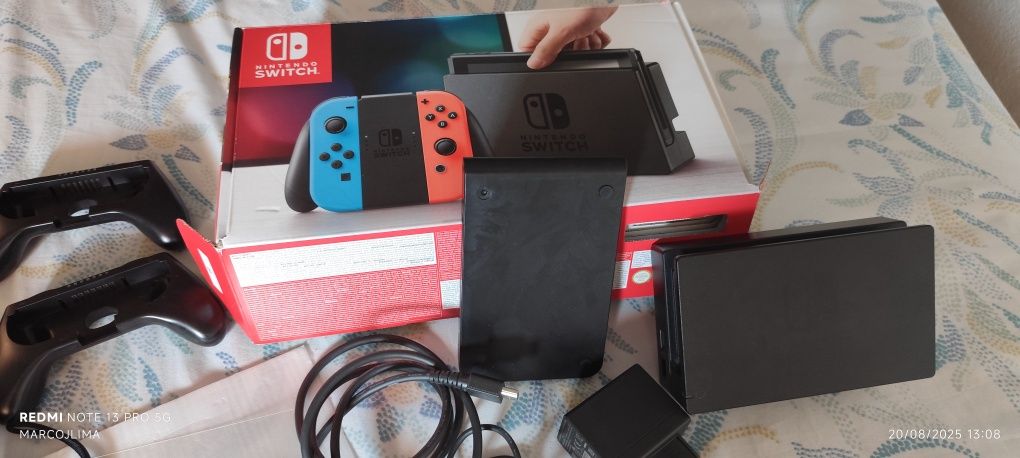 Nintendo Switch com 11 jogos e extras