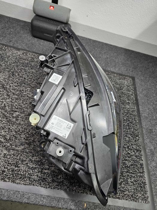 Farol Mercedes CLA w118