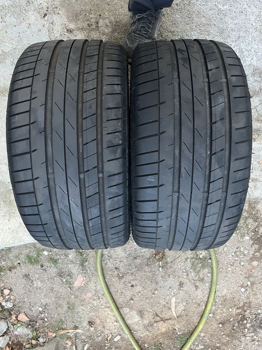 Pneus 255/30/19 semi novos