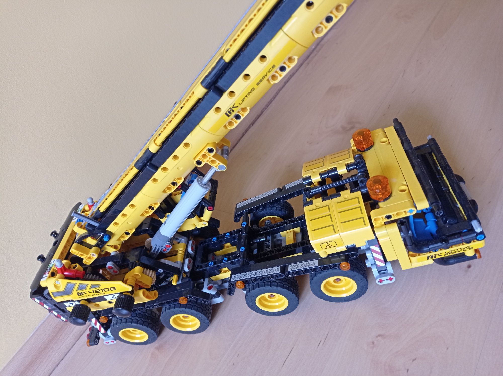 Klocki LEGO Technic 42108 Żuraw samochodowy dźwig